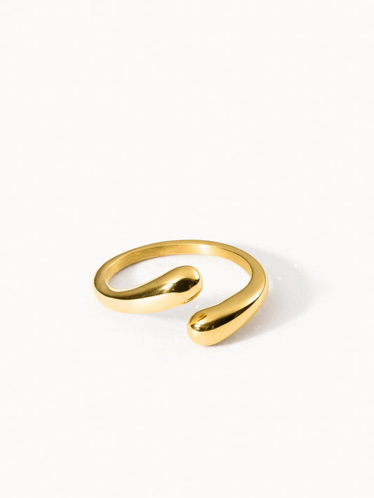 Ohui Ring von PURELEI, goldfarben aus 18K Edelstahl, geöffnet mit Tropfenenden, clean & elegant, wasserfest Schmuck.