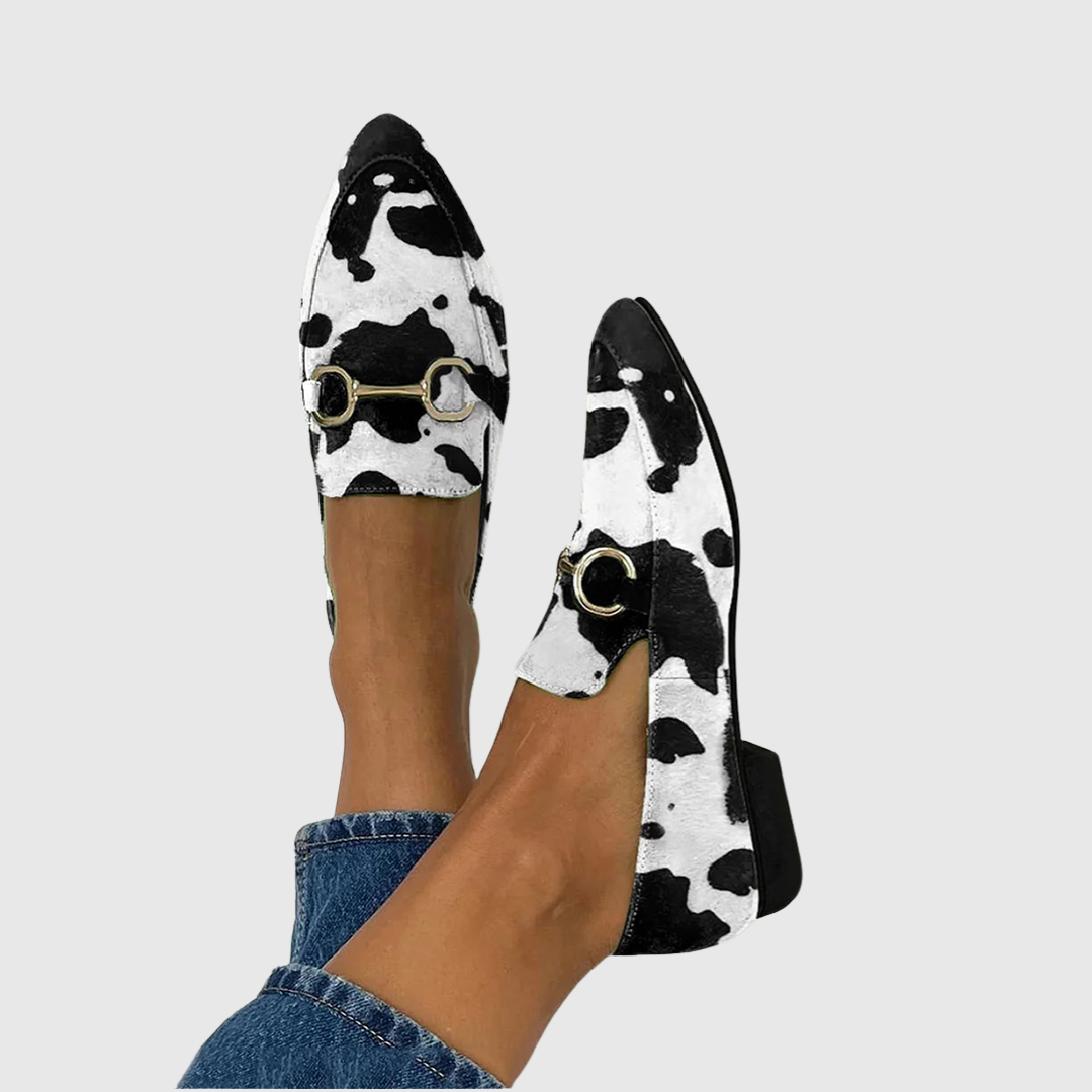 DISTINCIÓN | Mocasines estampados con hebilla